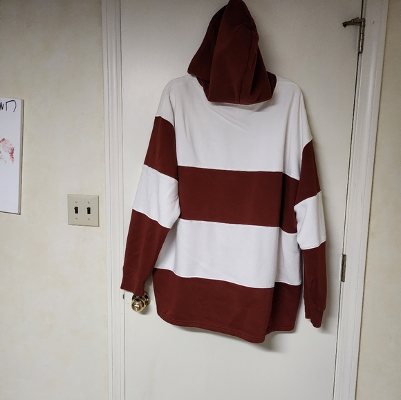 Levi's striped sweatshirt. XXL. fits larger. - Picture 3 of 3